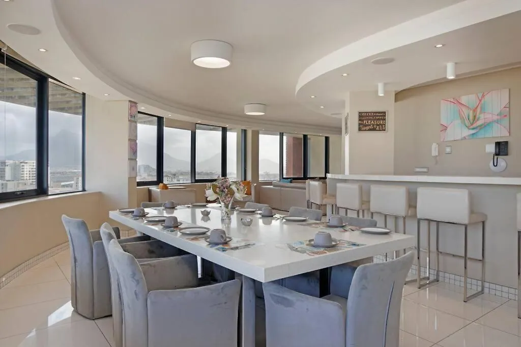 Grand Penthouse / Backup Power / Stunning Διαμέρισμα Κέιπ Τάουν 0*,