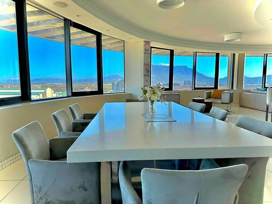 Grand Penthouse / Backup Power / Stunning Διαμέρισμα Κέιπ Τάουν